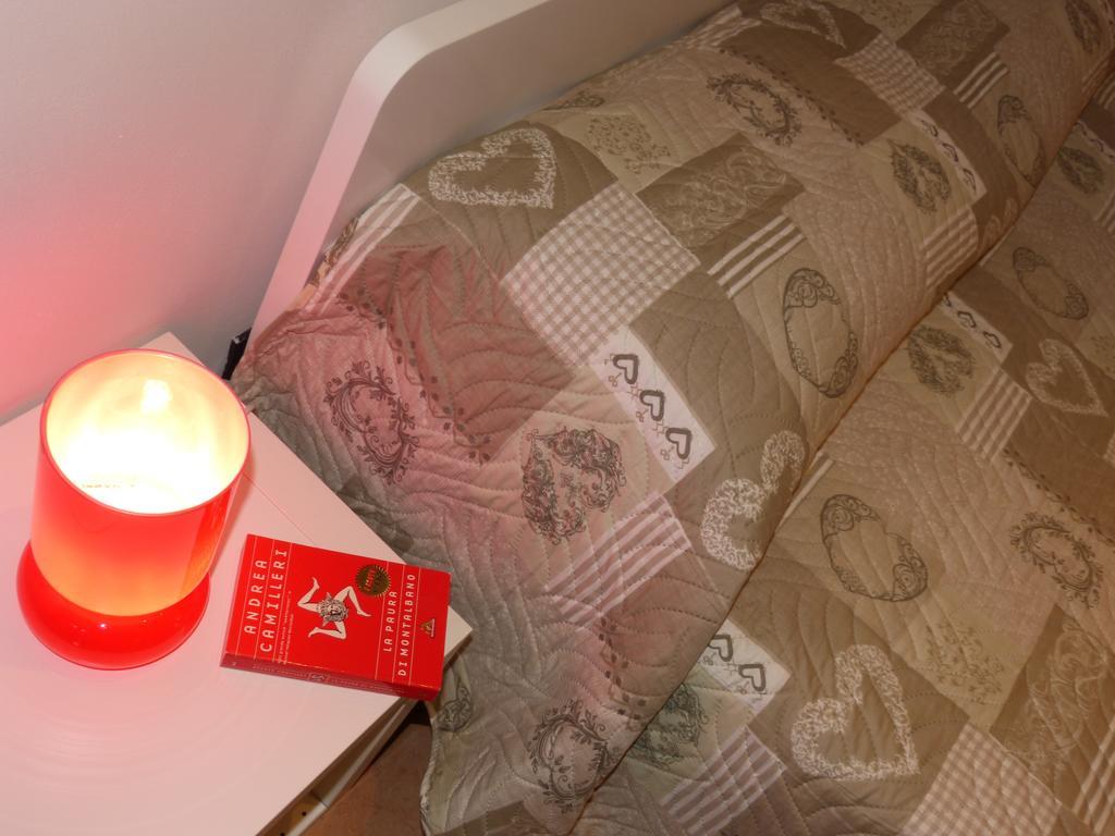 Apartmán Residenza Piazza San Francesco Boloňa Pokoj fotografie