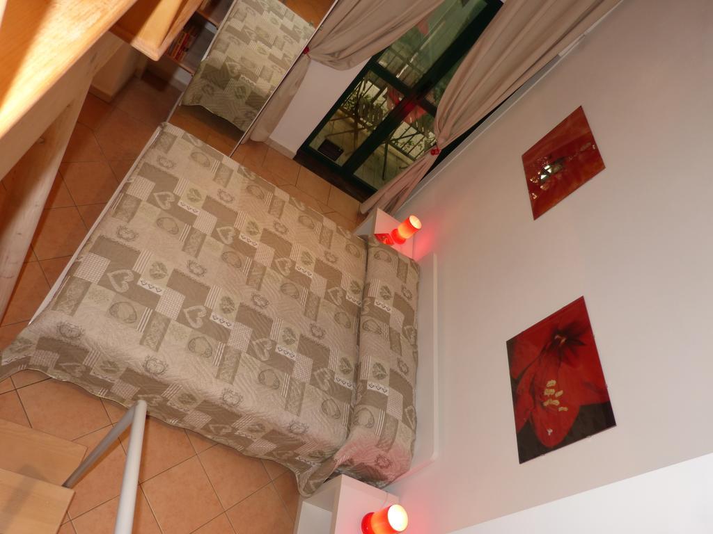 Apartmán Residenza Piazza San Francesco Boloňa Pokoj fotografie