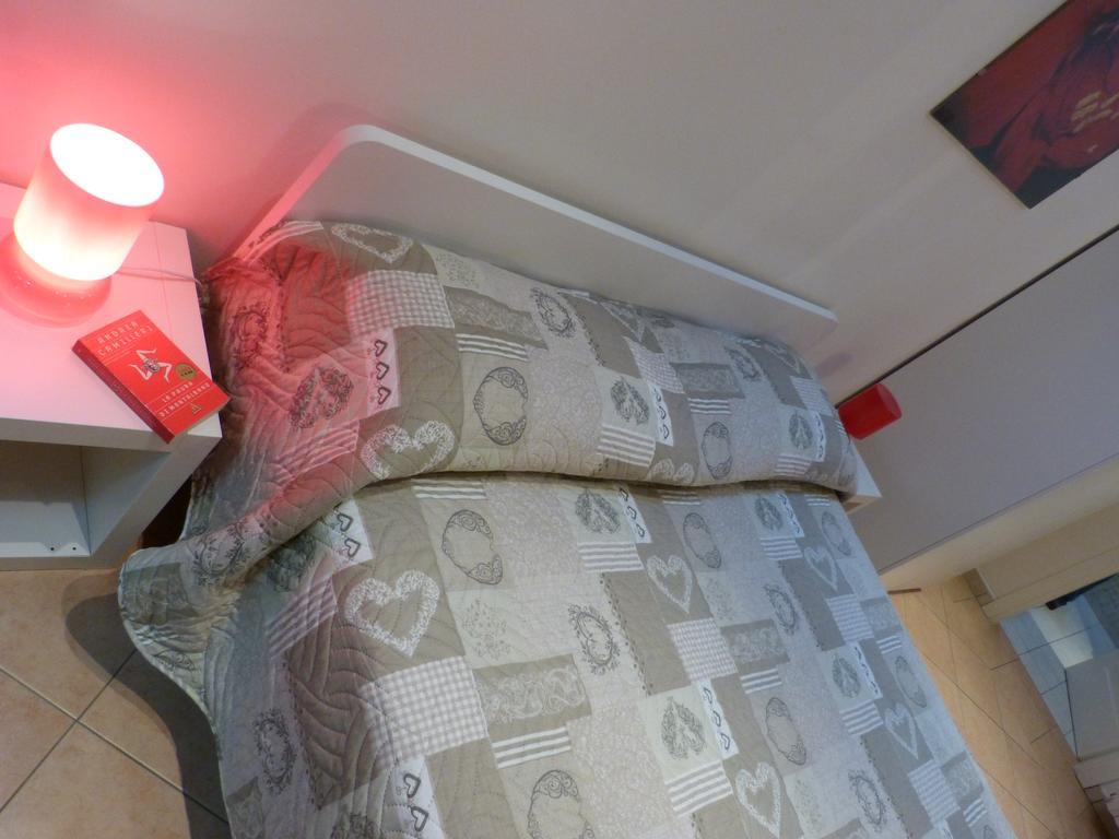 Apartmán Residenza Piazza San Francesco Boloňa Pokoj fotografie